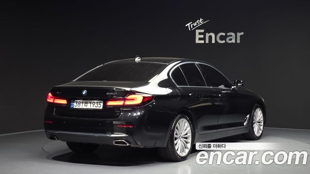 BMW 5-Series 530i xDrive Luxury