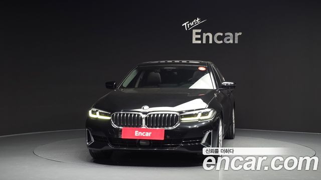 BMW 5-Series 530i xDrive Luxury