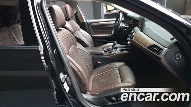 BMW 5-Series 530i xDrive Luxury