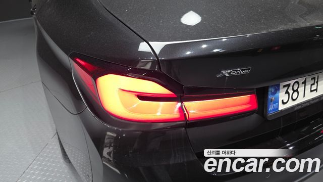 BMW 5-Series 530i xDrive Luxury