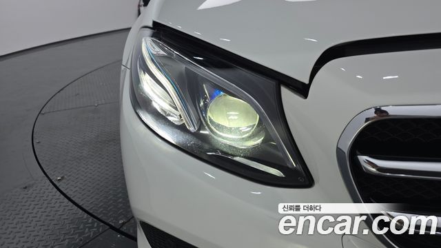 Mercedes-Benz E-Class E300 Avantgarde