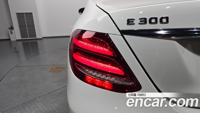 Mercedes-Benz E-Class E300 Avantgarde