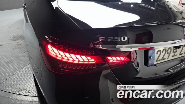 Mercedes-Benz E-Class E250 Avantgarde