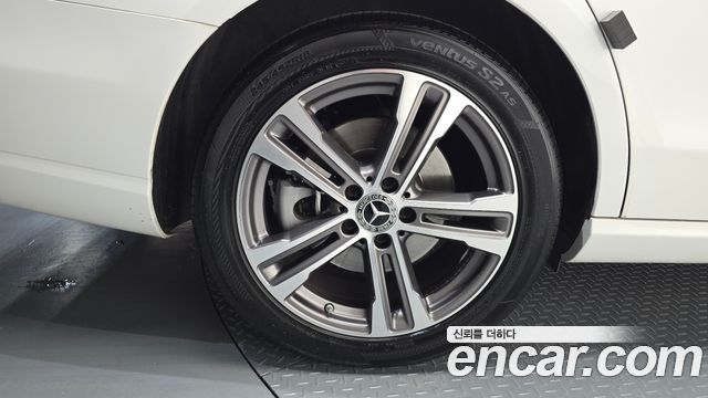 Mercedes-Benz E-Class E350 4MATIC Avantgarde