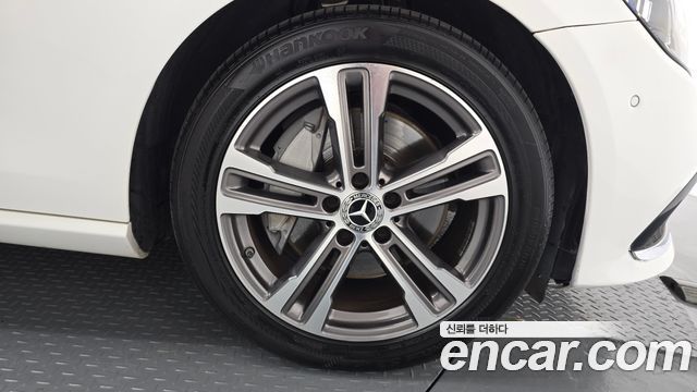 Mercedes-Benz E-Class E350 4MATIC Avantgarde