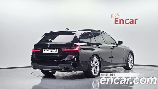 BMW 3-Series 320i Touring M Sports