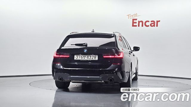 BMW 3-Series 320i Touring M Sports