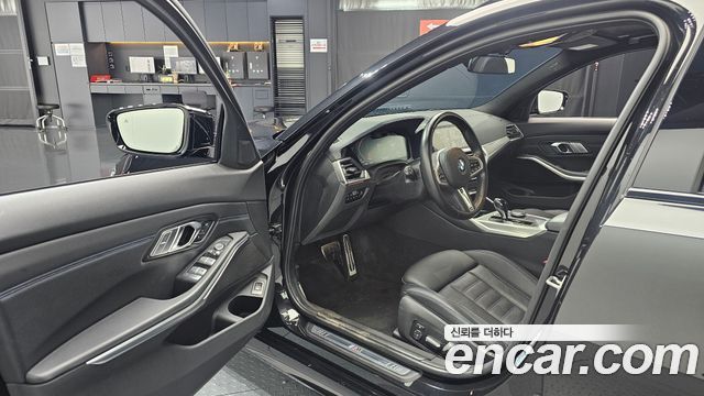BMW 3-Series 320i Touring M Sports