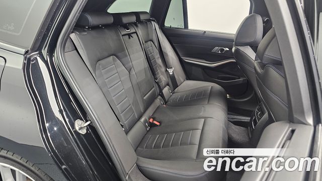 BMW 3-Series 320i Touring M Sports
