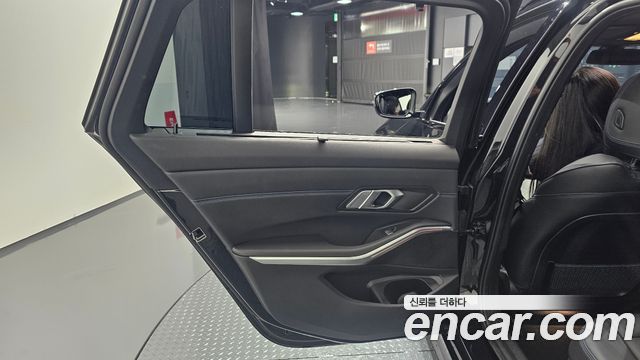 BMW 3-Series 320i Touring M Sports