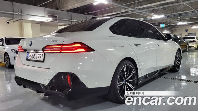 BMW 5-Series 530i xDrive M Sport