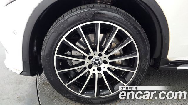 Mercedes-Benz GLC-Class GLC300 4MATIC AMG Line