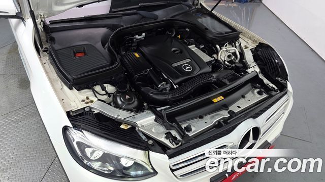 Mercedes-Benz GLC-Class GLC300 4MATIC AMG Line