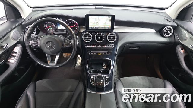 Mercedes-Benz GLC-Class GLC300 4MATIC AMG Line