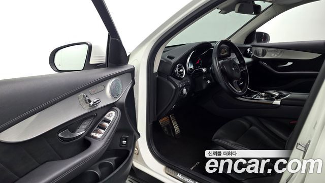 Mercedes-Benz GLC-Class GLC300 4MATIC AMG Line