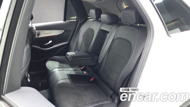 Mercedes-Benz GLC-Class GLC300 4MATIC AMG Line
