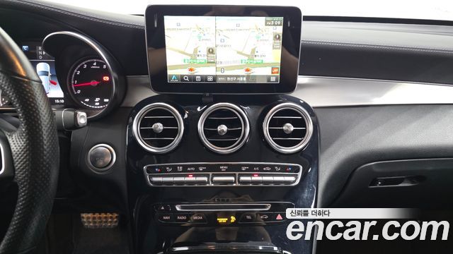 Mercedes-Benz GLC-Class GLC300 4MATIC AMG Line