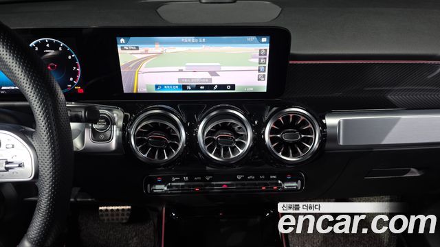 Mercedes-Benz GLB-Class AMG GLB35 4MATIC