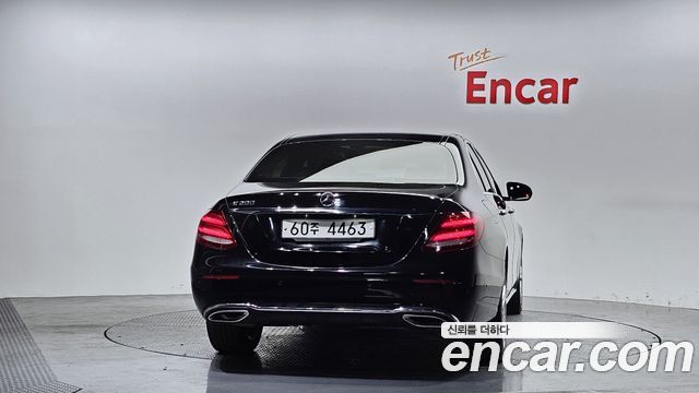 Mercedes-Benz E-Class E200 Avantgarde
