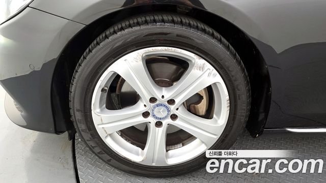 Mercedes-Benz E-Class E200 Avantgarde