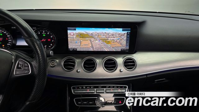 Mercedes-Benz E-Class E200 Avantgarde