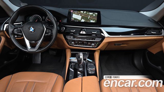 BMW 5-Series 520i Luxury
