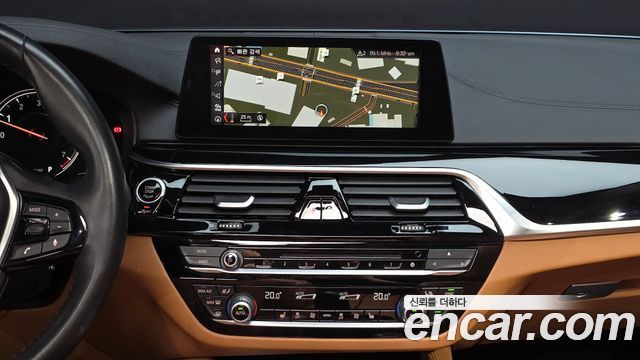 BMW 5-Series 520i Luxury
