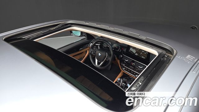 BMW 5-Series 520i Luxury