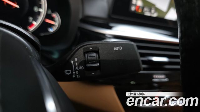 BMW 5-Series 520i Luxury