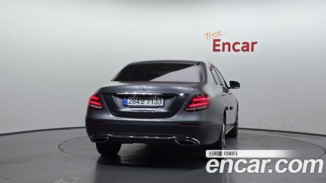 Mercedes-Benz E-Class E220d Avantgarde