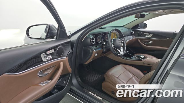 Mercedes-Benz E-Class E220d Avantgarde