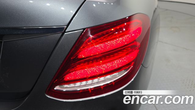 Mercedes-Benz E-Class E220d Avantgarde
