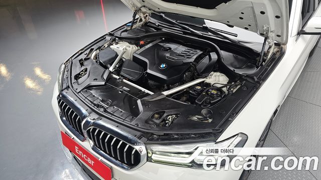 BMW 5-Series 530i xDrive M Sport Package