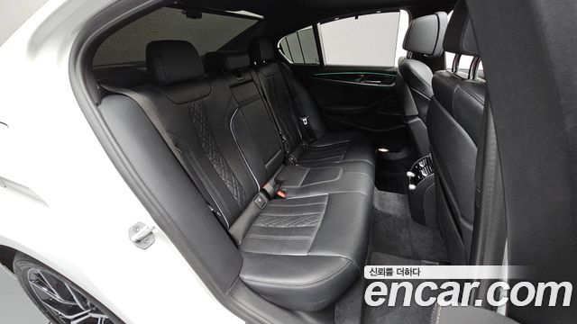 BMW 5-Series 530i xDrive M Sport Package