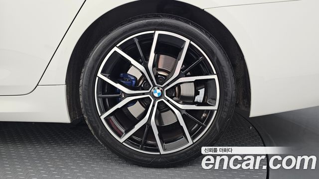 BMW 5-Series 530i xDrive M Sport Package