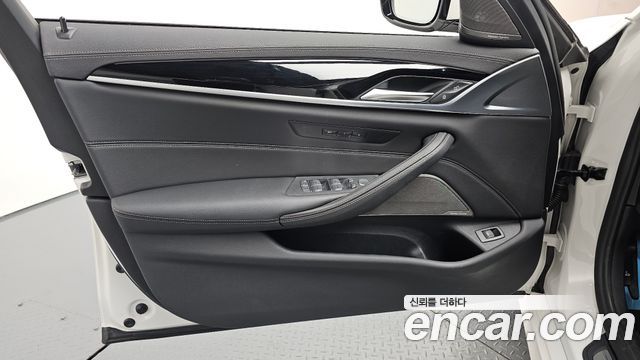 BMW 5-Series 530i xDrive M Sport Package