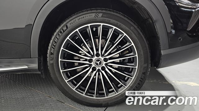 Mercedes-Benz GLC-Class GLC300 4MATIC AMG Line