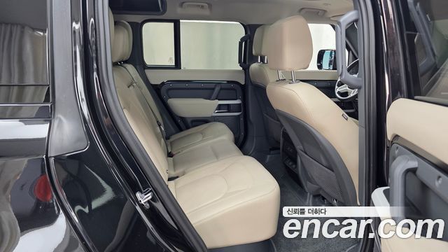 Land Rover Defender 110 D250 SE