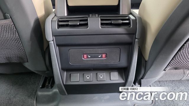 Land Rover Defender 110 D250 SE