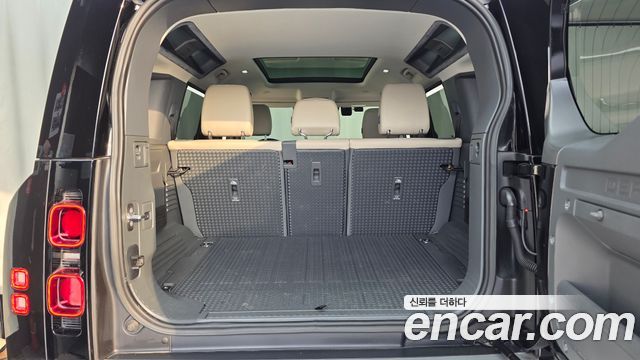 Land Rover Defender 110 D250 SE