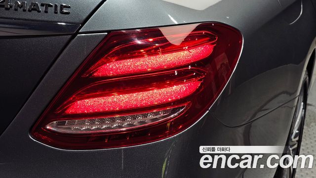 Mercedes-Benz E-Class E450 4MATIC Exclusive