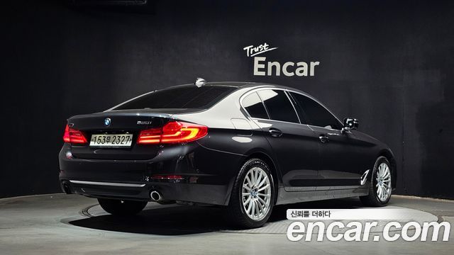 BMW 5-Series 520i Luxury
