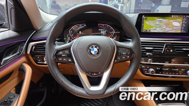 BMW 5-Series 520i Luxury