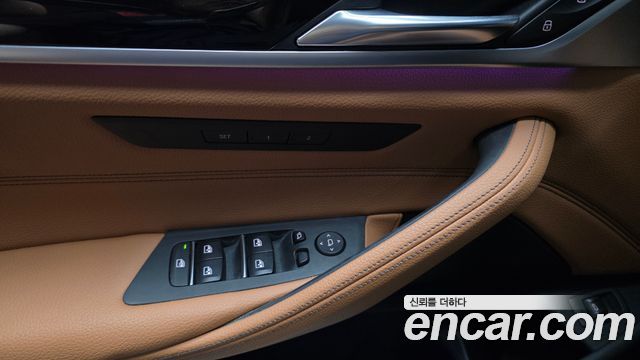 BMW 5-Series 520i Luxury