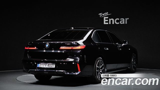 BMW 7-Series 740i xDrive M Sport