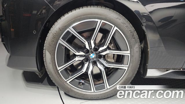 BMW 7-Series 740i xDrive M Sport