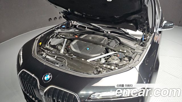BMW 7-Series 740i xDrive M Sport