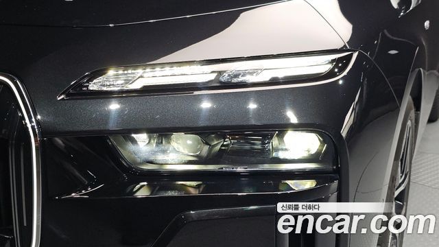 BMW 7-Series 740i xDrive M Sport