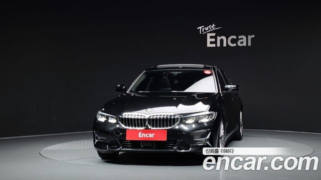 BMW 3-Series 320i Luxury