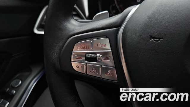 BMW 3-Series 320i Luxury